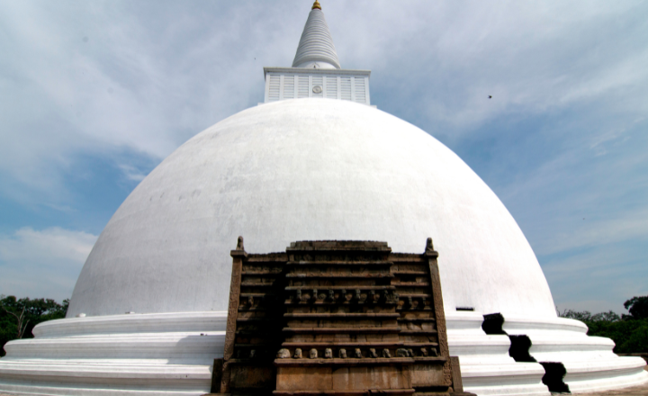 Mirisawetiya Stupa