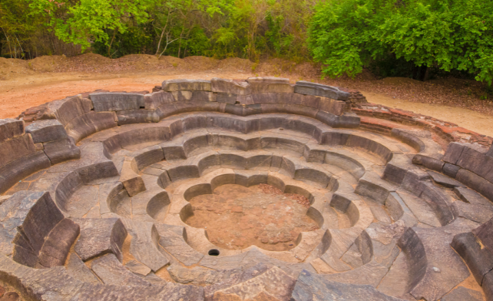 Nelum Pokuna (Lotus Pond)