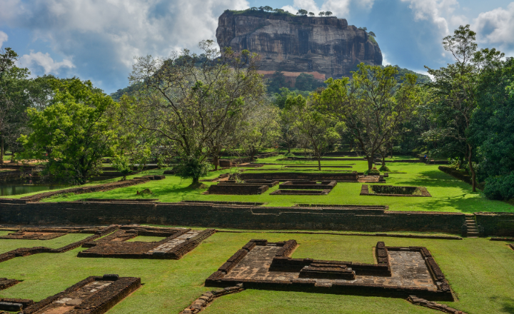 Sigiriya Village Tour & Handicrafts